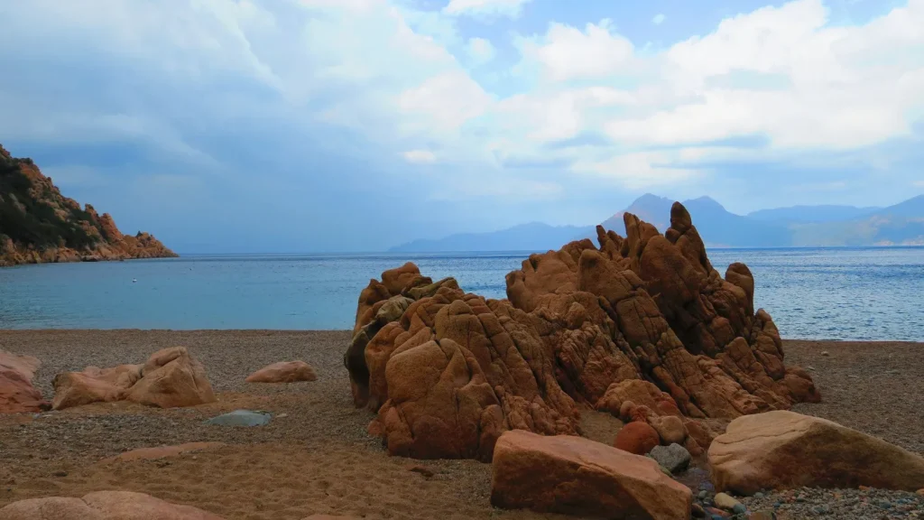 la plage les roches rouges à Piana