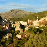 Le village de Nonza en automne